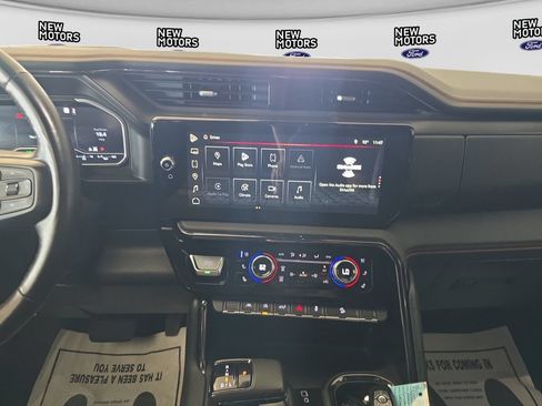 Used 2022 GMC Sierra 1500 AT4 w/ AT4 Preferred Package AWD/4WD image 10