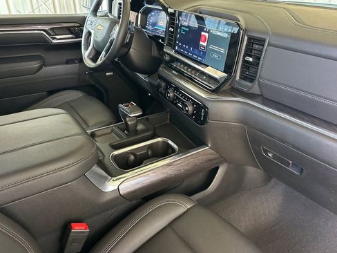 Used 2023 Chevrolet Silverado 1500 LTZ AWD/4WD image 15