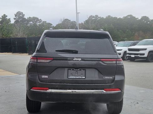 New 2025 Jeep Grand Cherokee Laredo image 6