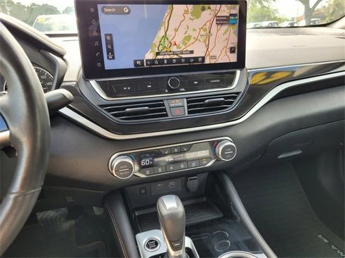 Used 2024 Nissan Altima 2.0 SR image 32