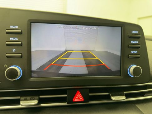 Used 2021 Hyundai Elantra SEL image 23