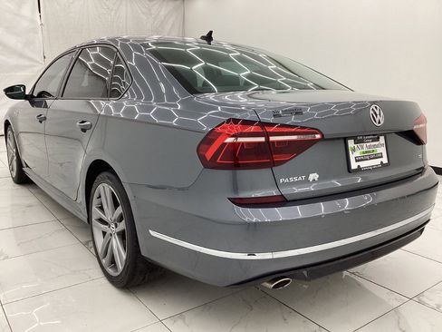 Used 2018 Volkswagen Passat 2.0T R-Line FWD image 9