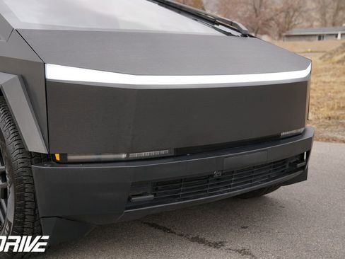 Used 2024 Tesla Cybertruck AWD Crew Cab image 3