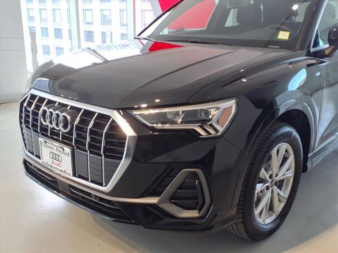 Certified 2025 Audi Q3 2.0T Premium w/ Convenience Package image 7