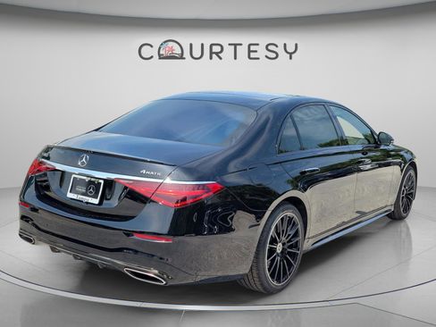 Used 2023 Mercedes-Benz S 500 4MATIC image 4