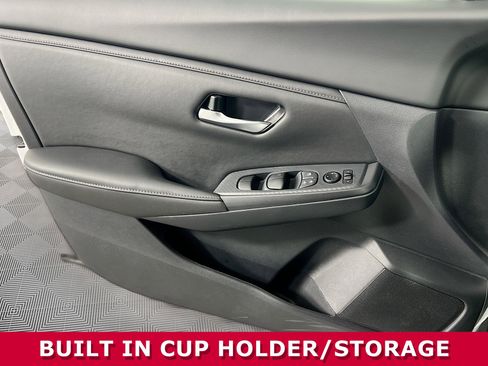 Used 2025 Nissan Sentra SV image 19