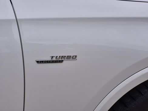 Certified 2025 Mercedes-Benz GLC 43 AMG 4MATIC image 12