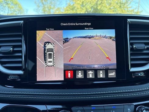 Used 2026 Chrysler Pacifica Select AWD/4WD image 31