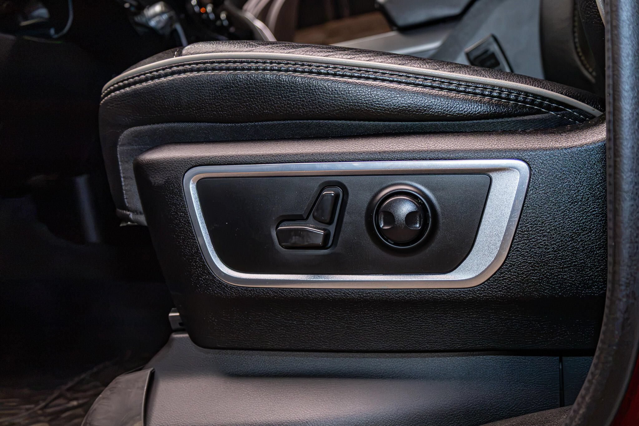 Used 2022 RAM 1500 Laramie w/ Sport Appearance Package AWD/4WD image 19