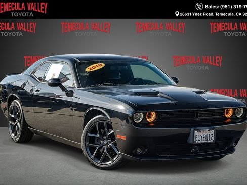 Used 2019 Dodge Challenger SXT w/ Plus Package RWD image 1