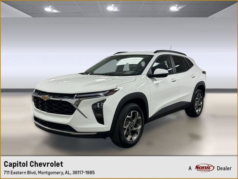 Used 2026 Chevrolet Trax LT w/ Driver Confidence Package FWD image 1