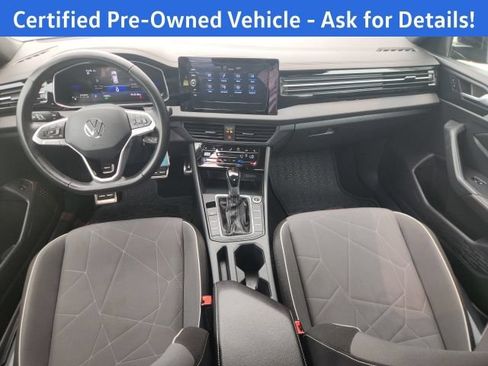 Certified 2025 Volkswagen Jetta Sport FWD image 4