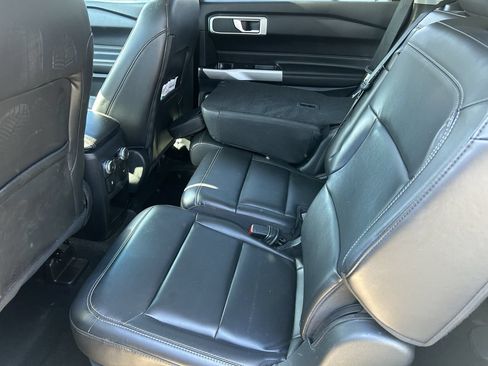 Used 2021 Ford Explorer XLT w/ Equipment Group 202A RWD image 11