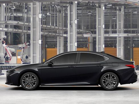 New 2025 Toyota Camry XLE image 4