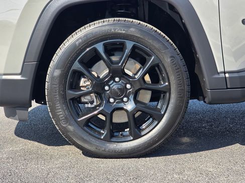 Used 2023 Jeep Compass Altitude image 9