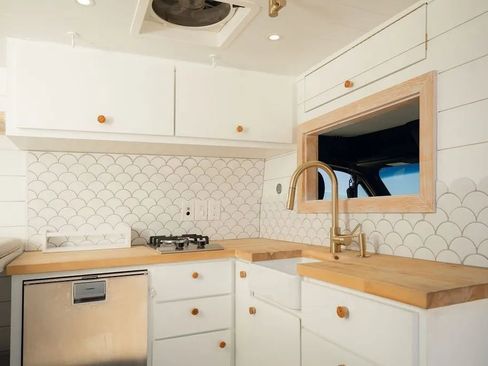 Used 2021 Mercedes-Benz Sprinter 2500 image 27