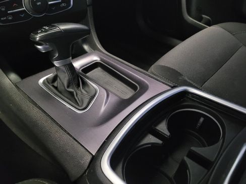 Used 2018 Dodge Charger SXT RWD image 26