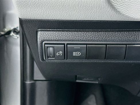 Used 2025 Toyota Corolla LE FWD image 17