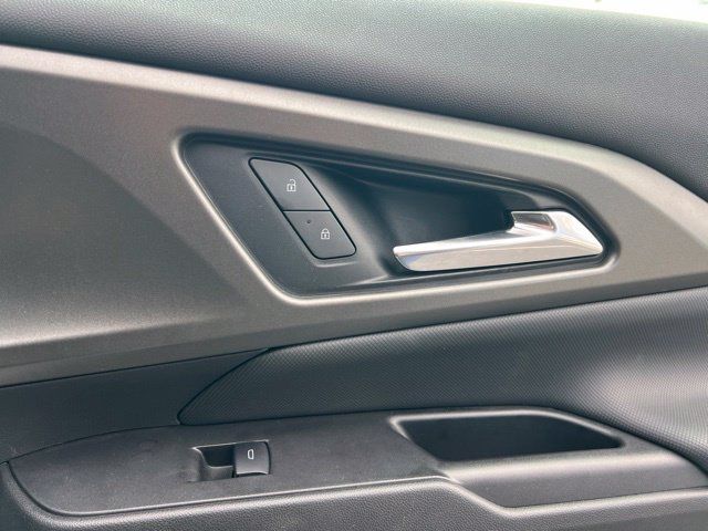 Used 2025 Chevrolet Equinox EV LT FWD image 30