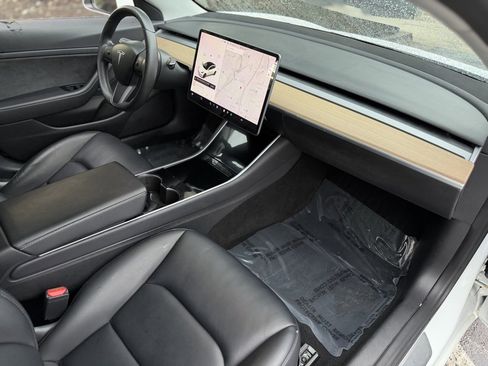 Used 2020 Tesla Model 3 Standard Range Plus image 32