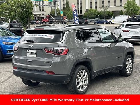 Used 2023 Jeep Compass Latitude AWD/4WD image 3