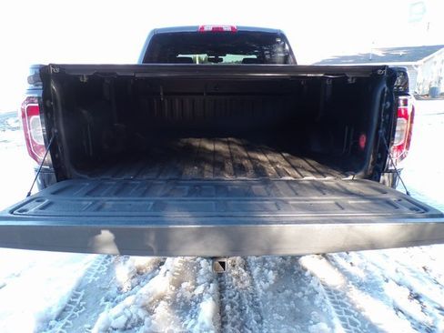 Used 2018 GMC Sierra 1500 SLT w/ SLT Premium Package image 7