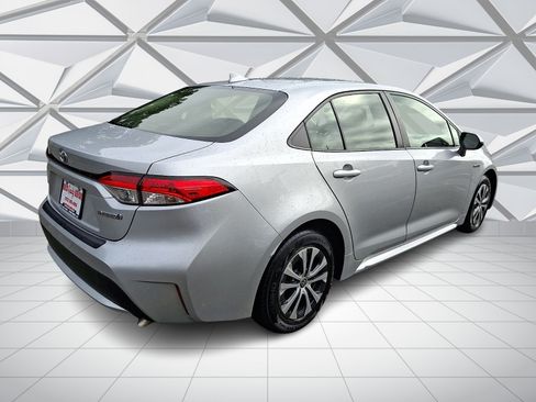 Used 2021 Toyota Corolla LE FWD image 11