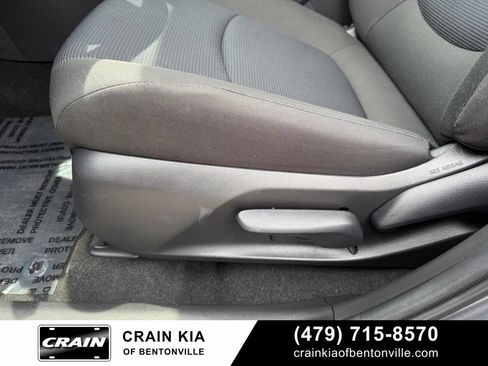 Used 2025 Toyota RAV4 LE AWD/4WD image 11