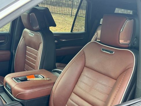 Used 2024 GMC Yukon Denali Ultimate image 19