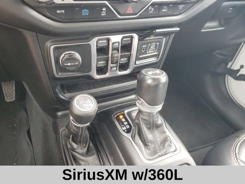 Used 2024 Jeep Wrangler Unlimited Sahara w/ Technology Group AWD/4WD image 10