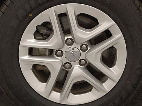 Used 2018 Jeep Compass Sport w/ Tech Group FWD image 31