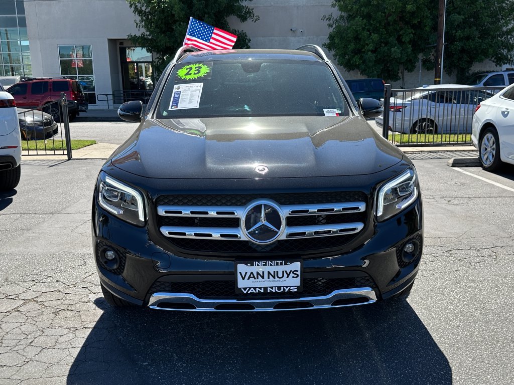 Used 2023 Mercedes-Benz GLB 250 4MATIC w/ Premium Package image 12