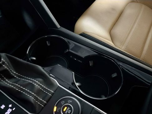 Used 2022 Volkswagen Atlas Cross Sport SEL Premium R-Line image 15