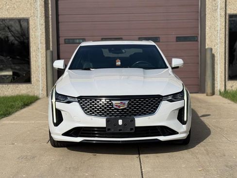 Used 2021 Cadillac CT4 Premium Luxury image 2