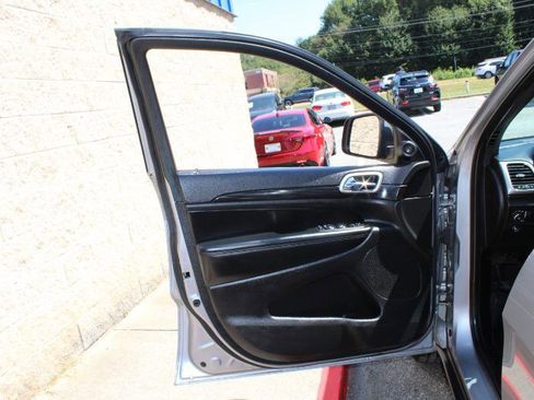 Used 2021 Jeep Grand Cherokee Laredo X image 18