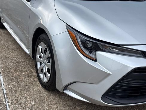 Used 2024 Toyota Corolla LE FWD image 5