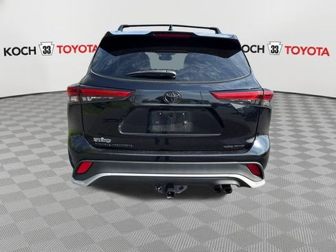 Used 2022 Toyota Highlander XSE AWD/4WD image 7