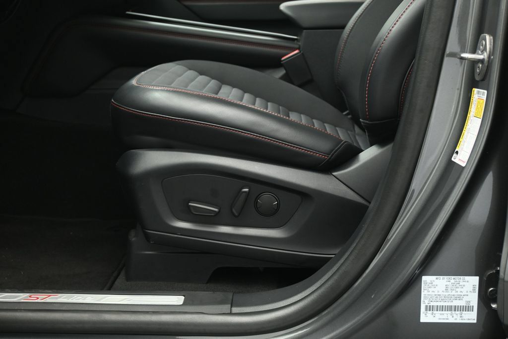 Certified 2026 Ford Explorer ST-Line AWD/4WD image 9