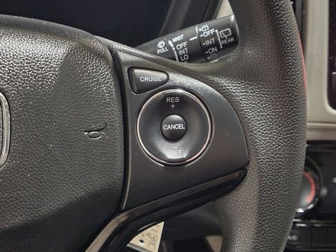 Used 2021 Honda HR-V LX image 25