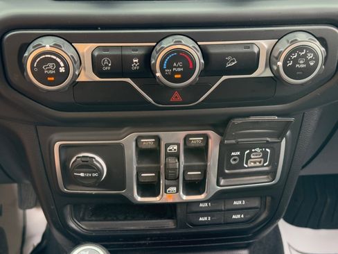 Used 2018 Jeep Wrangler Unlimited Sport S image 20