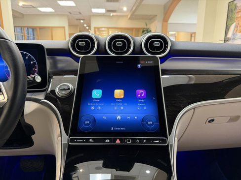 Certified 2025 Mercedes-Benz GLC 300 image 11