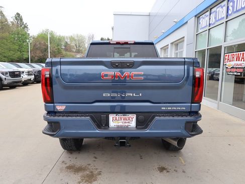 New 2026 GMC Sierra 2500 Denali w/ Denali Reserve Package AWD/4WD image 9