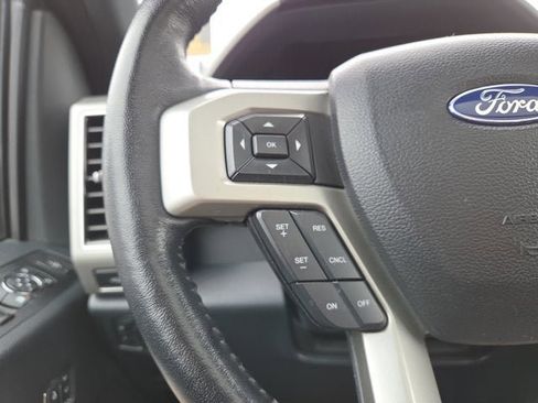 Used 2022 Ford F250 Lariat w/ Black Appearance Package image 23