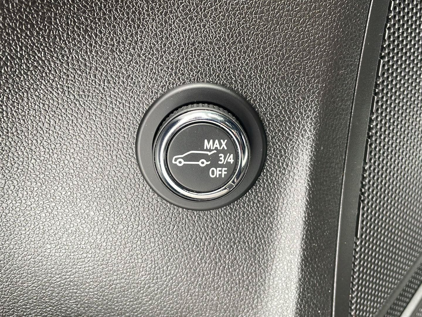 Used 2023 Buick Envision Essence FWD image 13
