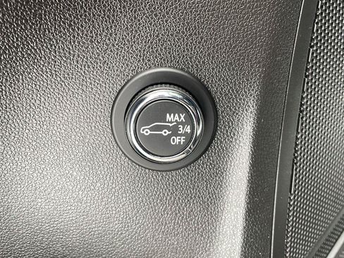 Used 2023 Buick Envision Essence FWD image 13
