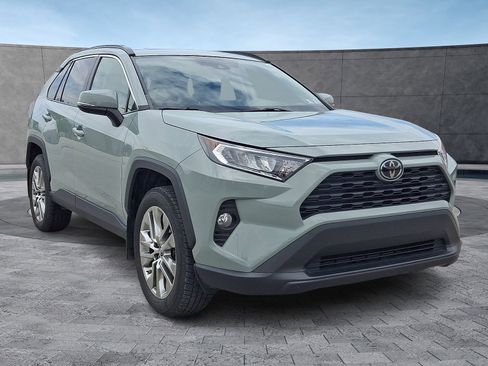 Used 2019 Toyota RAV4 XLE Premium w/ Cold Weather Package AWD/4WD image 2