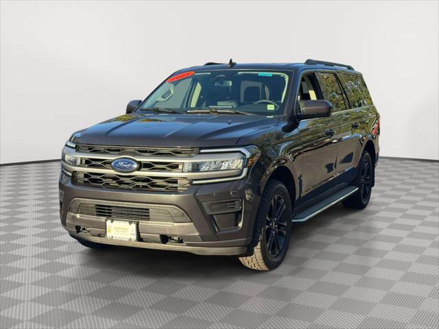 Used 2023 Ford Expedition Max XLT AWD/4WD image 3