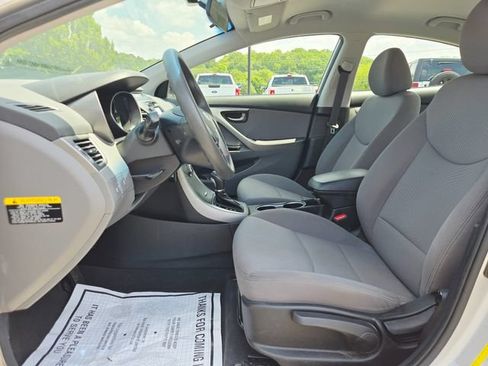 Used 2015 Hyundai Elantra SE w/ Option Group 02 FWD image 14