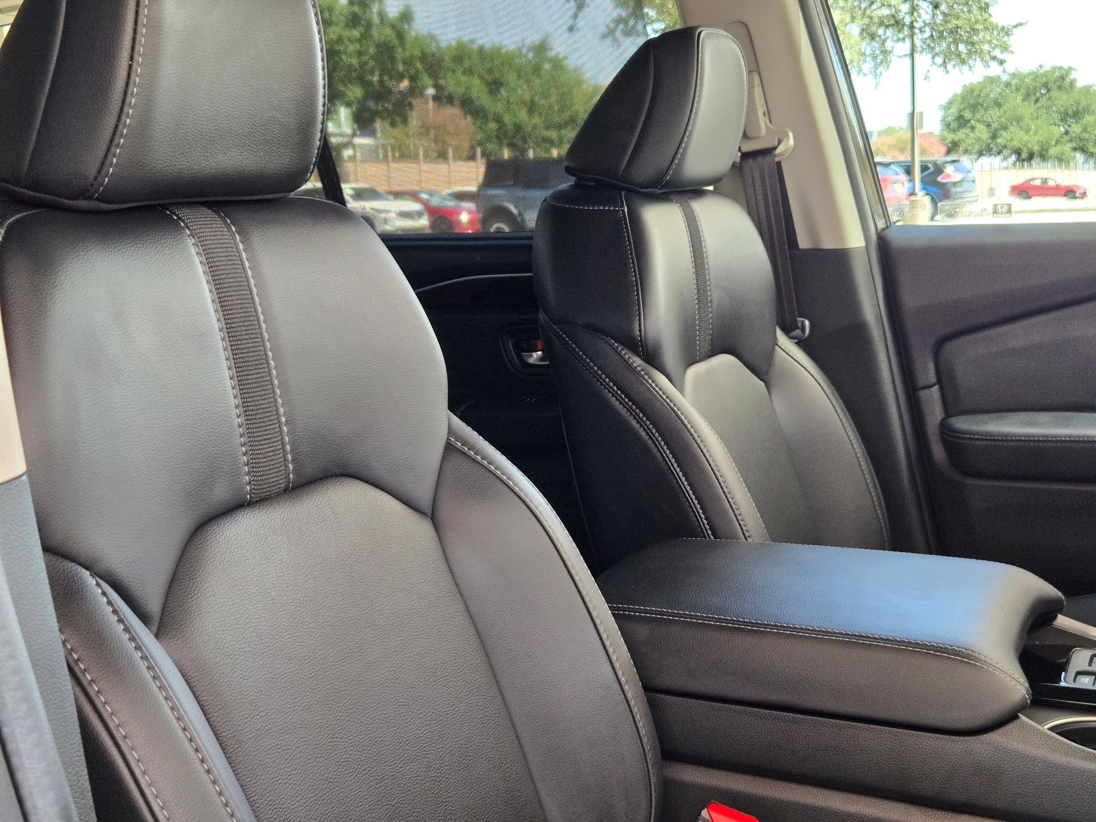 Used 2025 Honda Pilot EX-L image 30