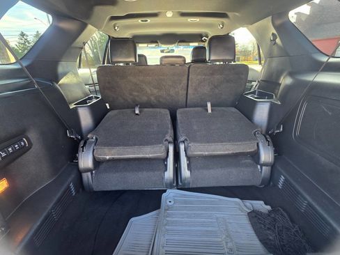 Used 2017 Ford Explorer Limited image 27